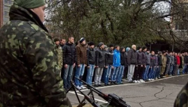 «Або люди, або гроші»: Росія змушує підприємства постачати солдатів