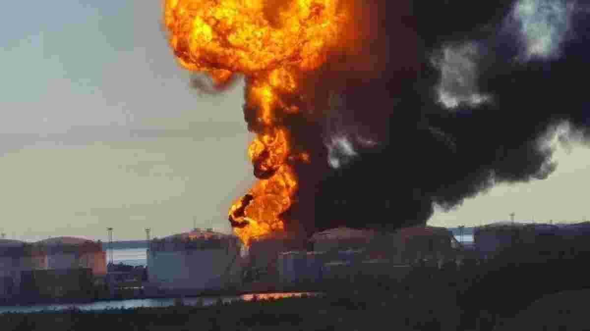 НПЗ у Ярославлі та нафтогазовий термінал у Керчі горять після ударів дронів
