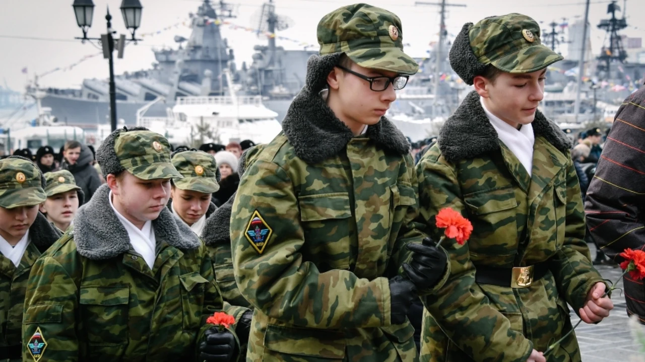 Привітання з 23 лютого: щирі слова для чоловіків та захисників
