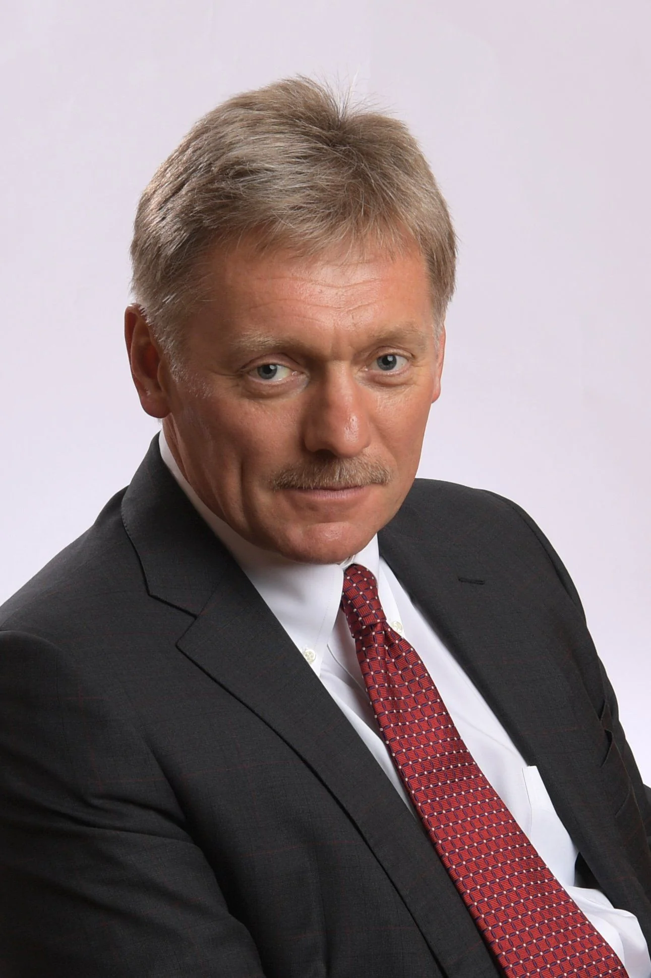 Дмитро Пєсков
